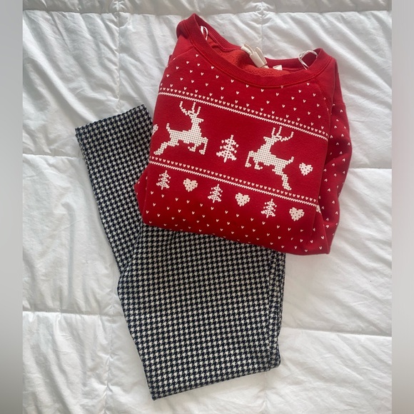 Red Christmas Sweatshirt Sweater from H&M - Picture 6 of 6